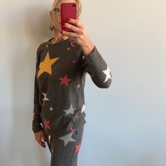 Size MEDIUM Left Star Print Lounge Set - Picture 5 of 8